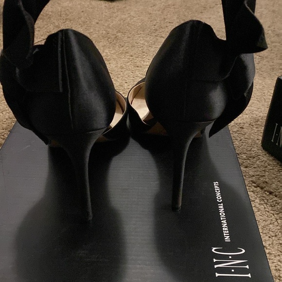 INC Kaleaf Black High Heels with large Bow design! - Picture 3 of 5